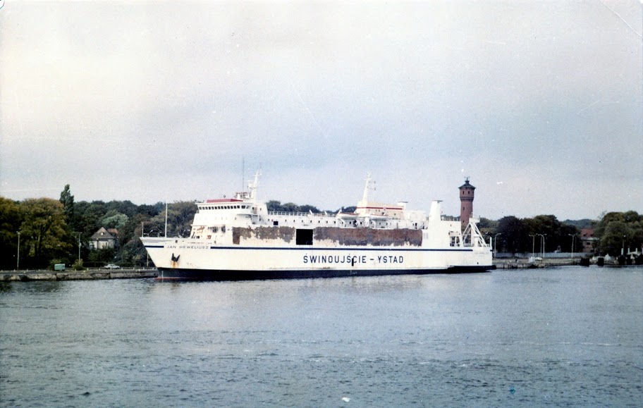 The real Jan Heweliusz at Świnoujście on 10 October 1986, showing fire damage.